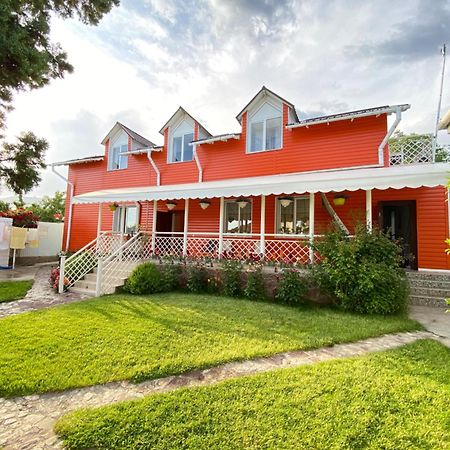 Osobyi Guest House Cholpon-Ata Ngoại thất bức ảnh
