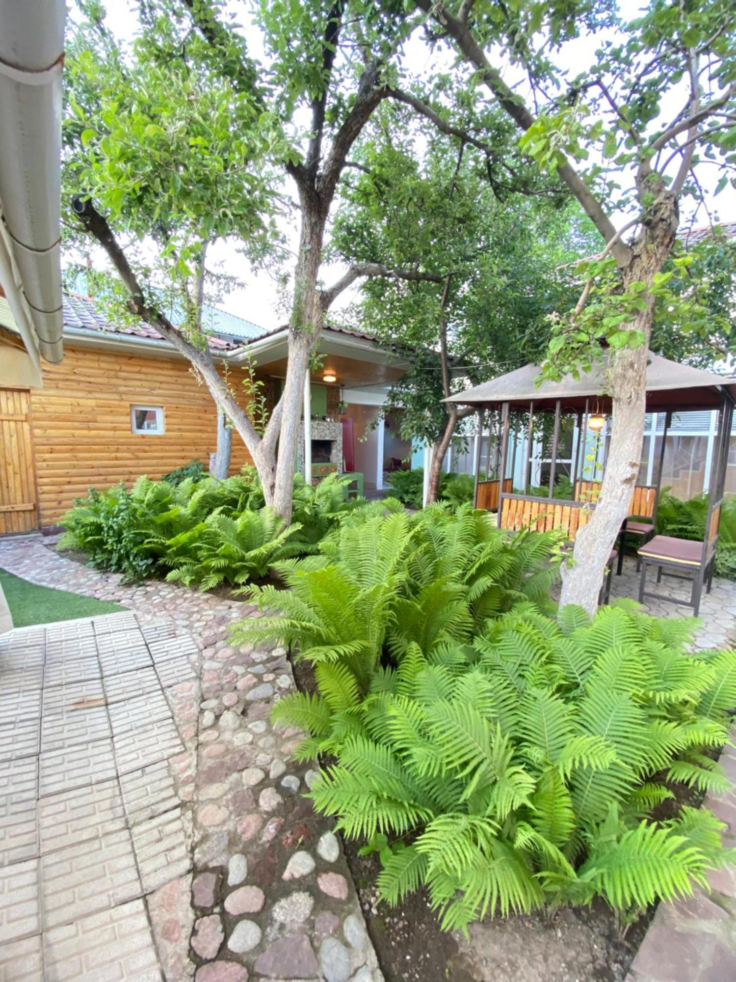 Osobyi Guest House Cholpon-Ata Ngoại thất bức ảnh