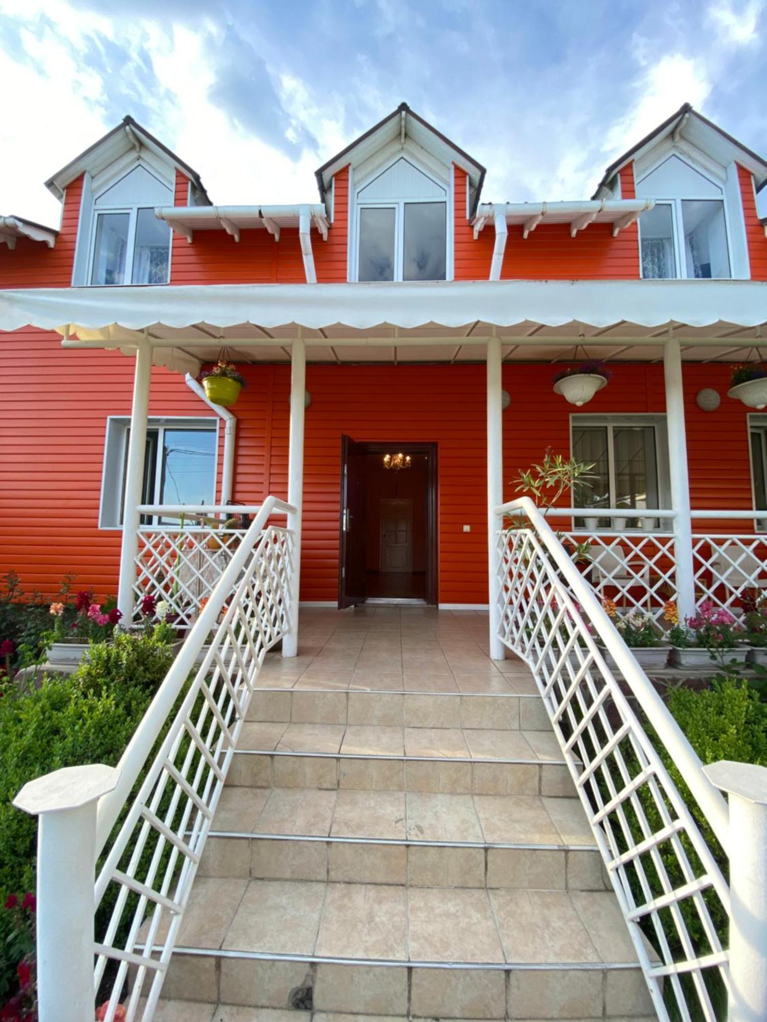 Osobyi Guest House Cholpon-Ata Ngoại thất bức ảnh