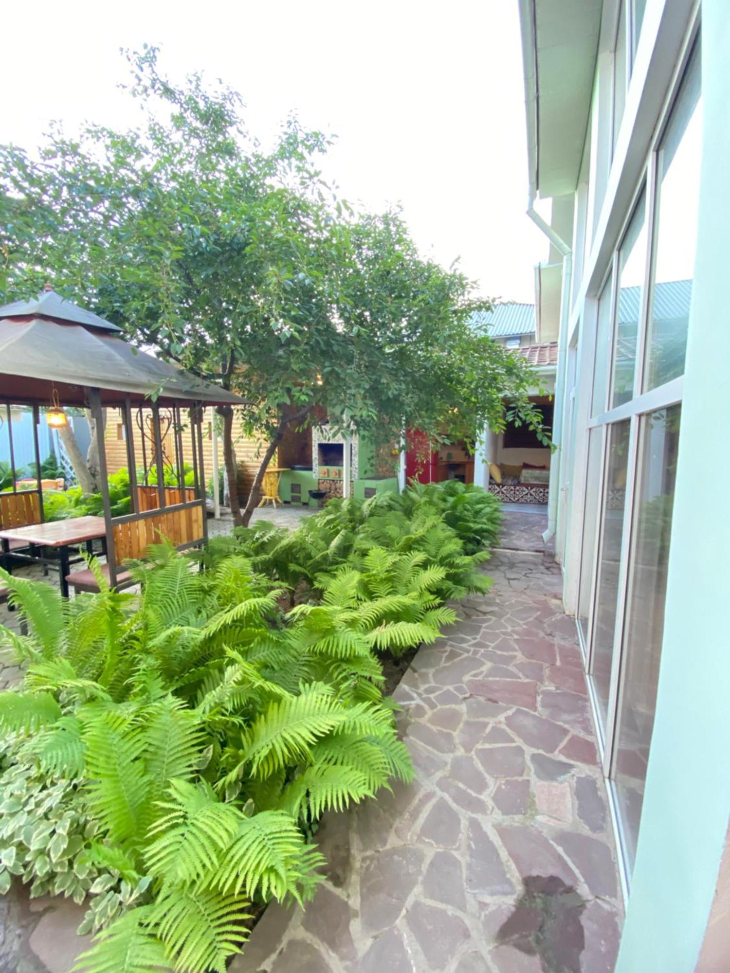 Osobyi Guest House Cholpon-Ata Ngoại thất bức ảnh