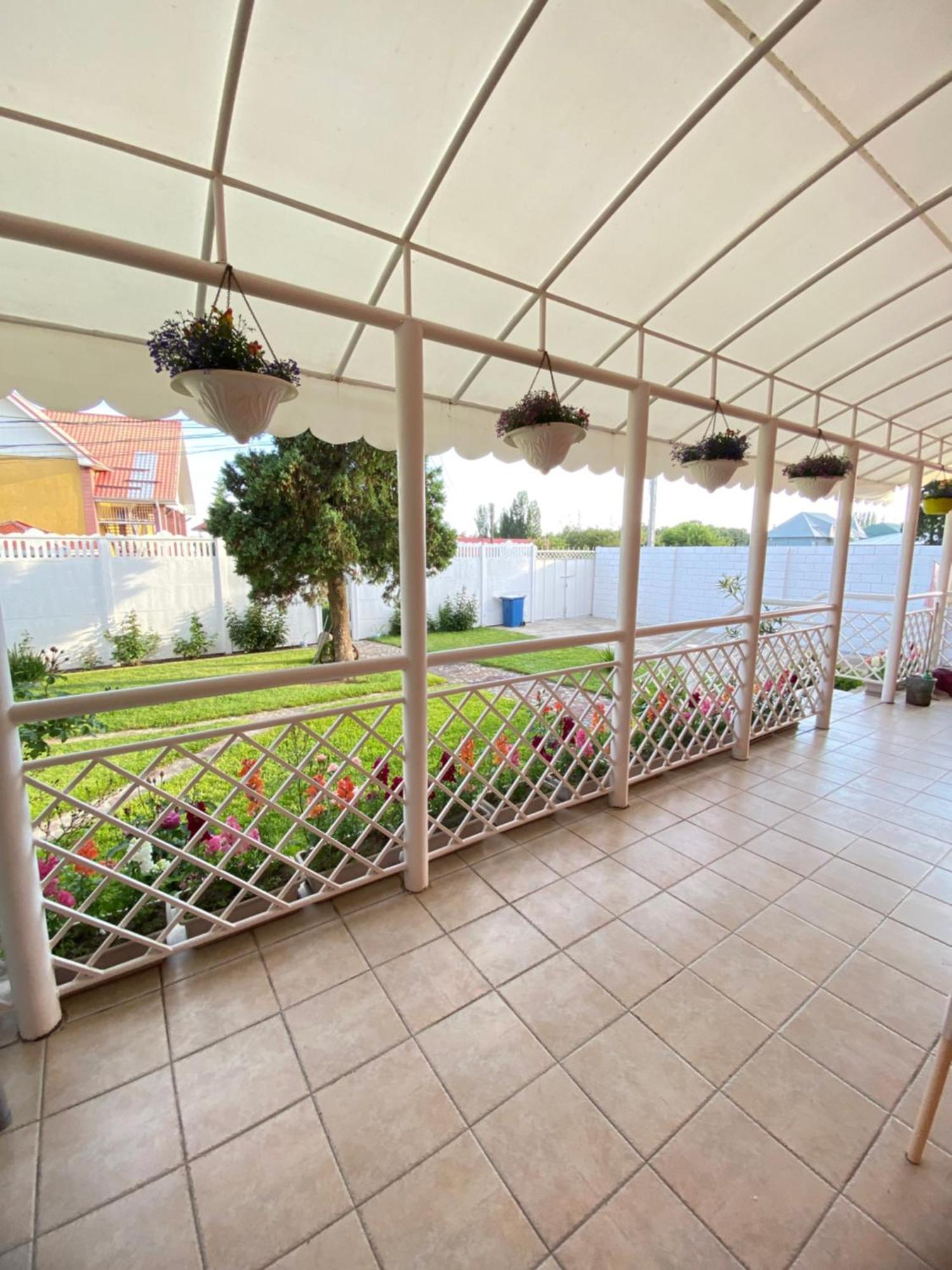 Osobyi Guest House Cholpon-Ata Ngoại thất bức ảnh