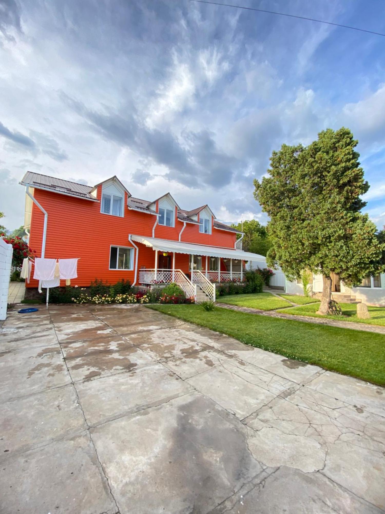 Osobyi Guest House Cholpon-Ata Ngoại thất bức ảnh