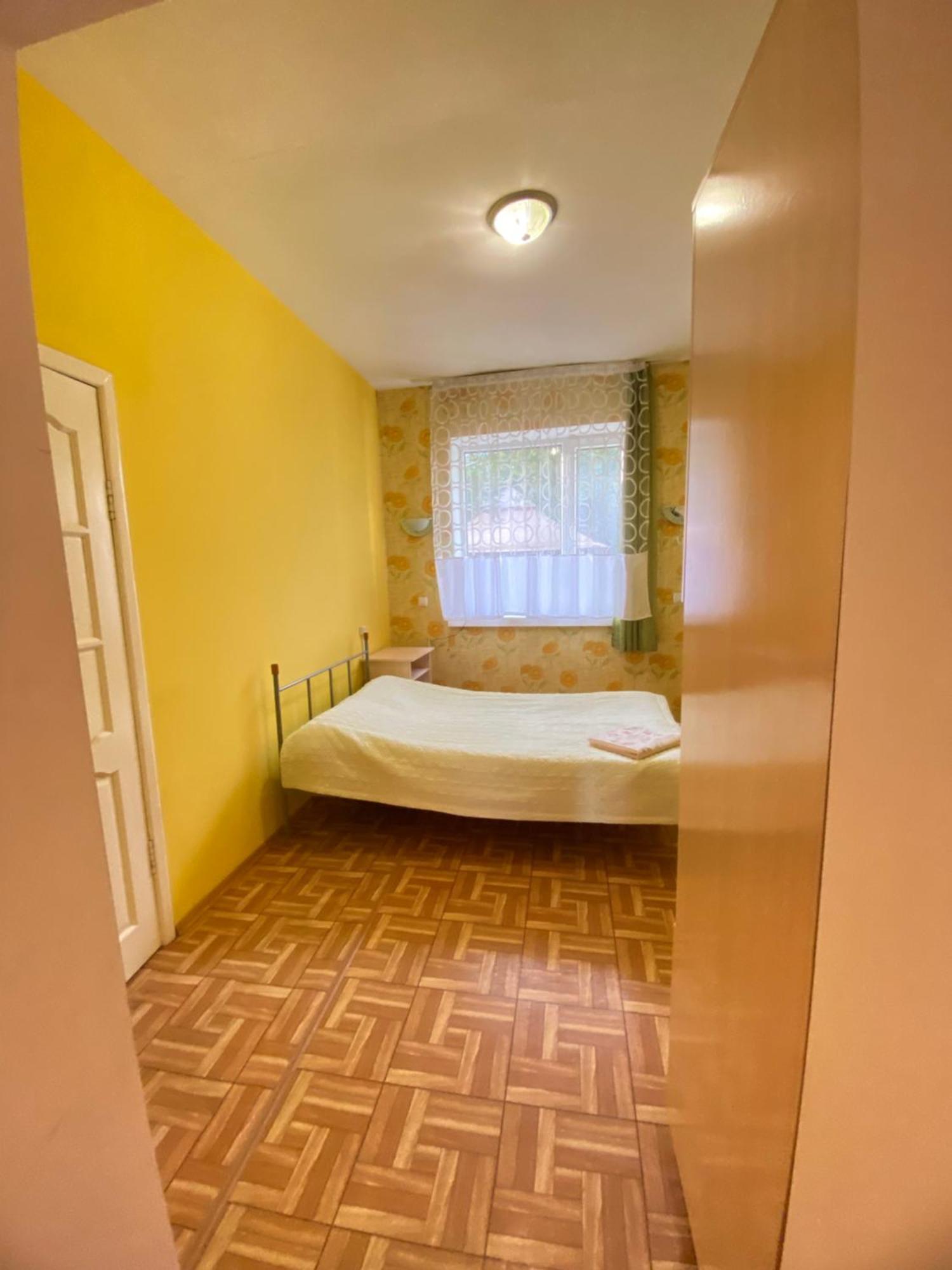 Osobyi Guest House Cholpon-Ata Ngoại thất bức ảnh