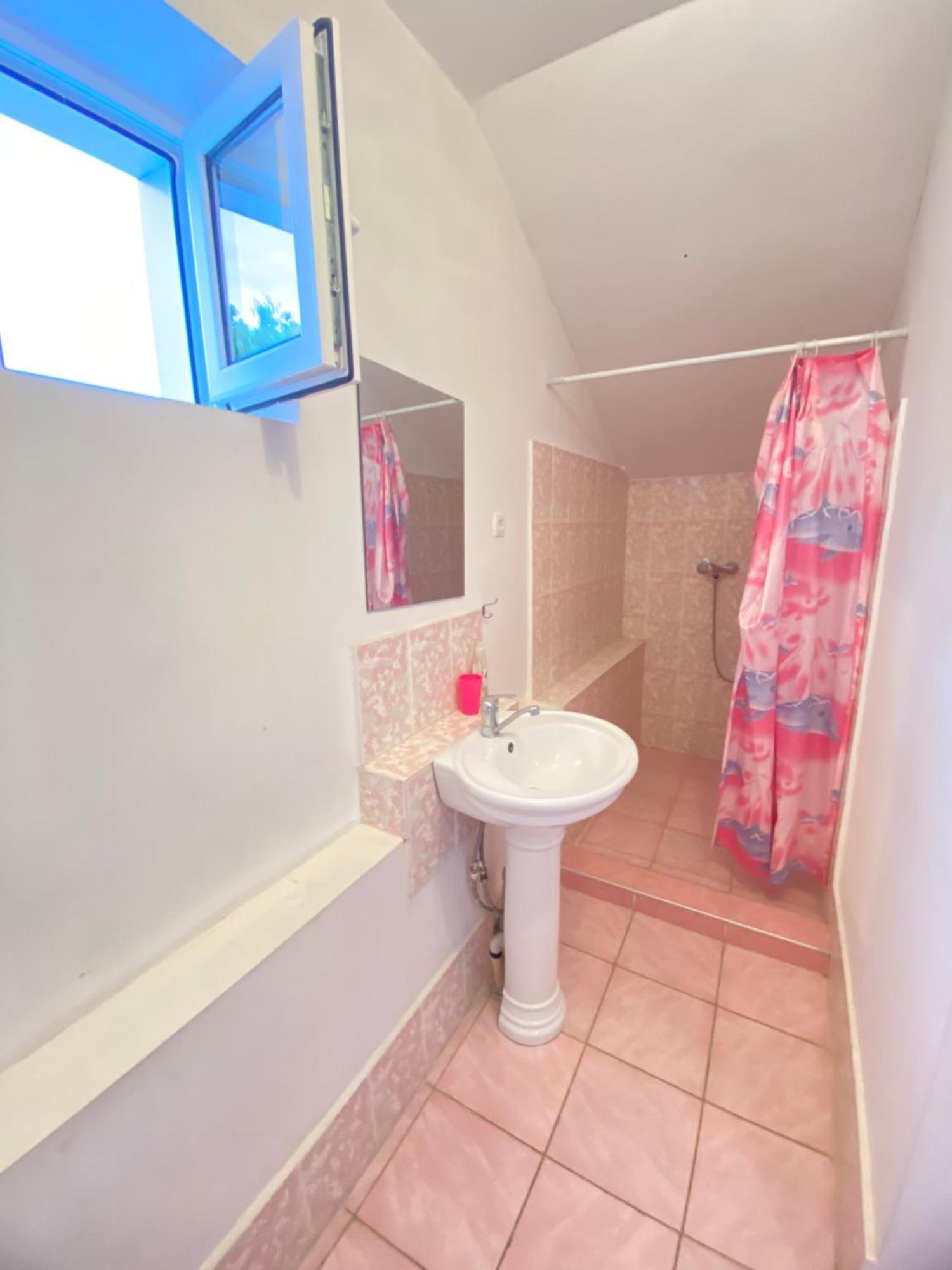 Osobyi Guest House Cholpon-Ata Ngoại thất bức ảnh